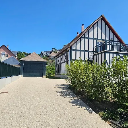 Beautiful Family Home, 4 Bedrooms, 3 Bathrooms, Quiet, Lovely Place * Deauville