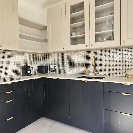 Beautiful Family Home, 4 Bedrooms, 3 Bathrooms, Quiet, Lovely Place Вилла *
