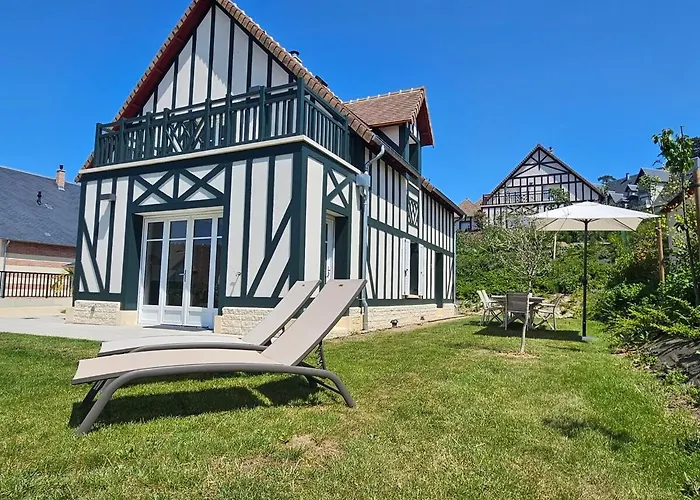 Beautiful Family Home, 4 Bedrooms, 3 Bathrooms, Quiet, Lovely Place Villa *