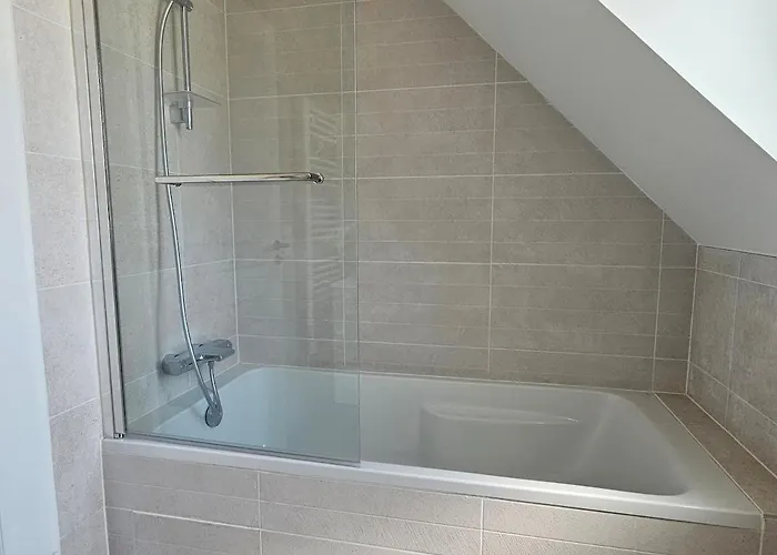 Beautiful Family Home, 4 Bedrooms, 3 Bathrooms, Quiet, Lovely Place * Deauville