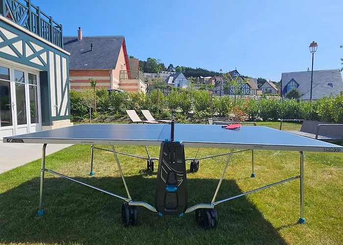 Beautiful Family Home, 4 Bedrooms, 3 Bathrooms, Quiet, Lovely Place Villa