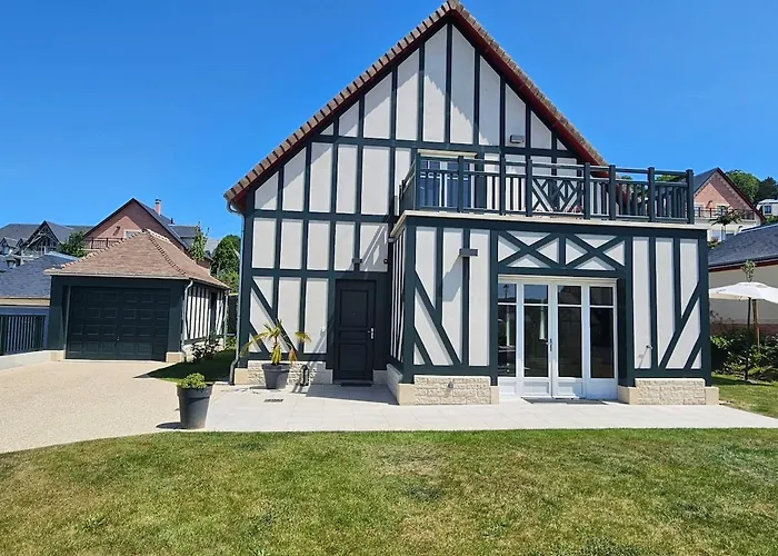 Beautiful Family Home, 4 Bedrooms, 3 Bathrooms, Quiet, Lovely Place Deauville