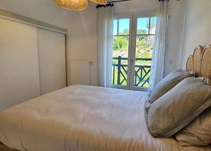 Beautiful Family Home, 4 Bedrooms, 3 Bathrooms, Quiet, Lovely Place