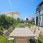 Beautiful Family Home, 4 Bedrooms, 3 Bathrooms, Quiet, Lovely Place Villa Deauville