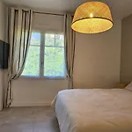 Beautiful Family Home, 4 Bedrooms, 3 Bathrooms, Quiet, Lovely Place Villa Deauville