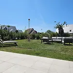 Beautiful Family Home, 4 Bedrooms, 3 Bathrooms, Quiet, Lovely Place *