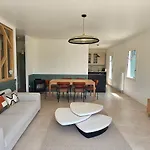 Beautiful Family Home, 4 Bedrooms, 3 Bathrooms, Quiet, Lovely Place Villa Deauville