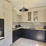 Villa Beautiful Family Home, 4 Bedrooms, 3 Bathrooms, Quiet, Lovely Place Deauville