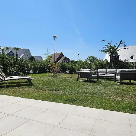 Beautiful Family Home, 4 Bedrooms, 3 Bathrooms, Quiet, Lovely Place *