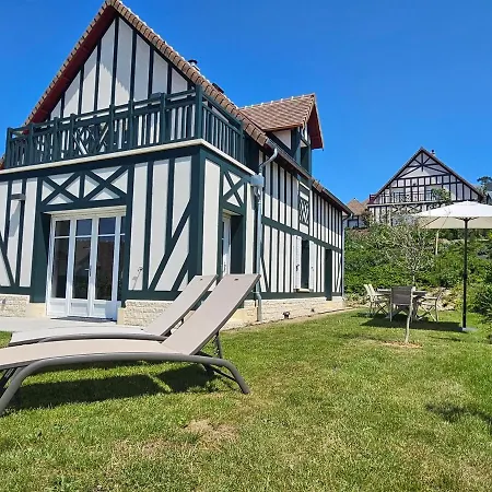 Beautiful Family Home, 4 Bedrooms, 3 Bathrooms, Quiet, Lovely Place 别墅 *