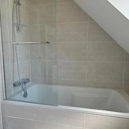 Beautiful Family Home, 4 Bedrooms, 3 Bathrooms, Quiet, Lovely Place * Deauville