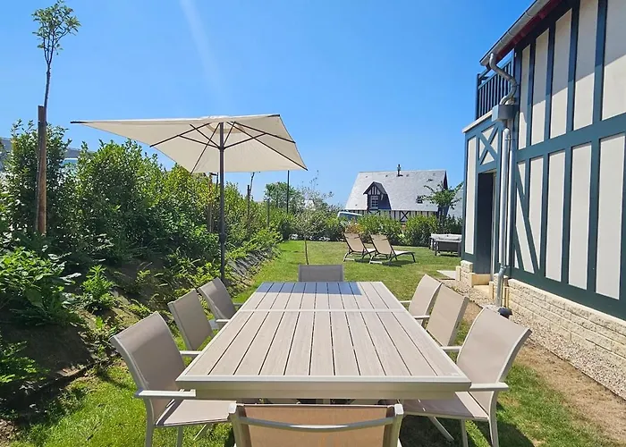 Beautiful Family Home, 4 Bedrooms, 3 Bathrooms, Quiet, Lovely Place 别墅 多维尔