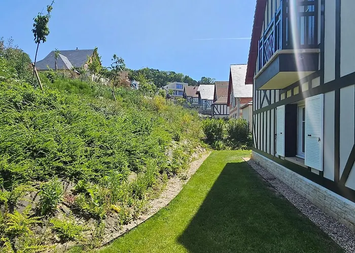 Beautiful Family Home, 4 Bedrooms, 3 Bathrooms, Quiet, Lovely Place 别墅