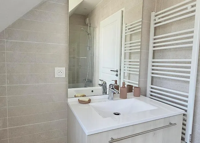 别墅 Beautiful Family Home, 4 Bedrooms, 3 Bathrooms, Quiet, Lovely Place