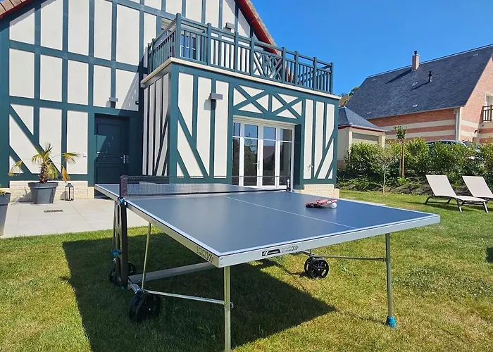 Beautiful Family Home, 4 Bedrooms, 3 Bathrooms, Quiet, Lovely Place 多维尔