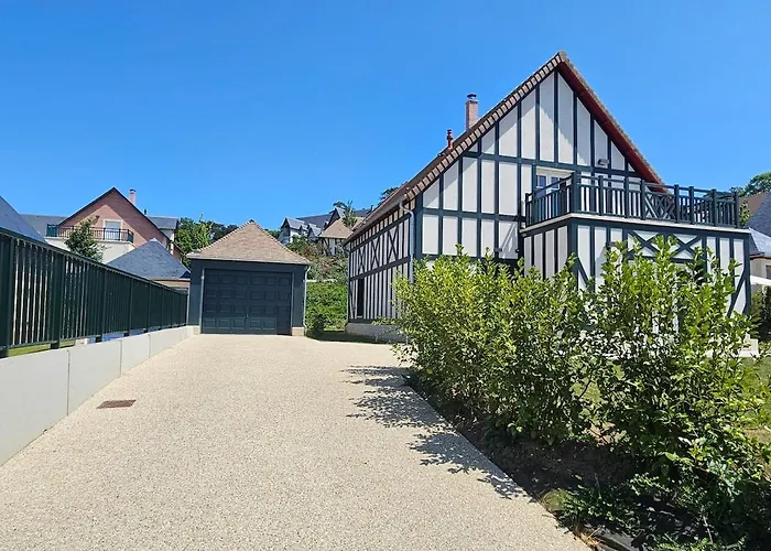 Beautiful Family Home, 4 Bedrooms, 3 Bathrooms, Quiet, Lovely Place * 多维尔